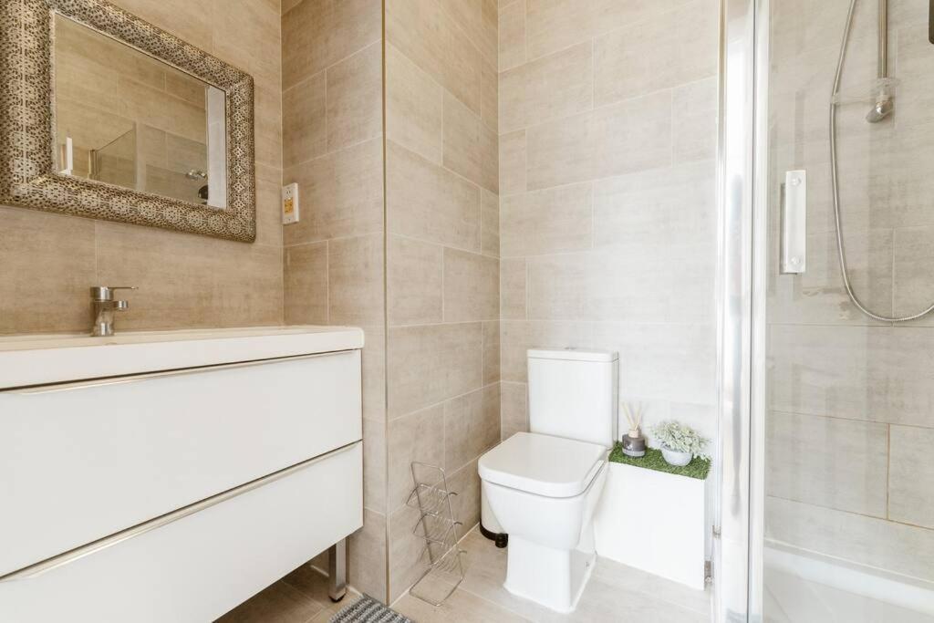 Spacious Ensuite Room Near Top Tourist Attractions Londres Extérieur photo